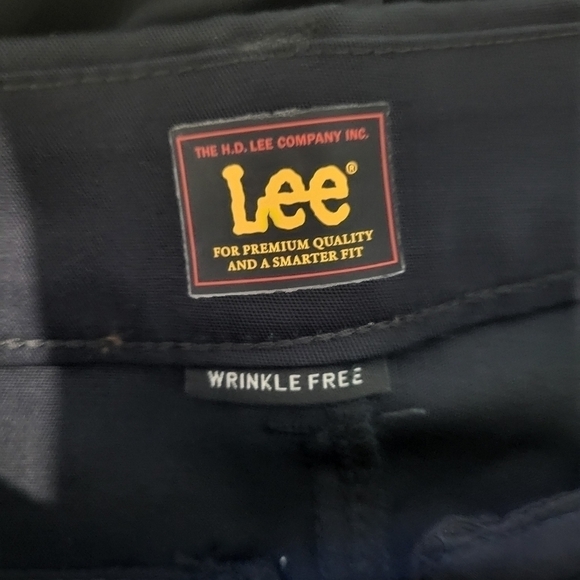 Lee Black Wrinkle‑Free Relaxed Pants Size 2 NWOT - Picture 6 of 10